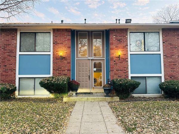 8139 Holmes Road, Unit 202, Kansas City, MO 64131