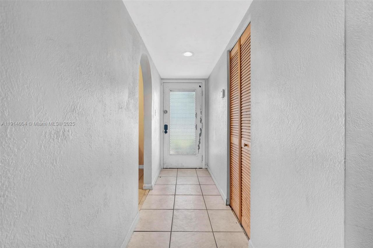 3141 NW 47th Ter, Unit 118, Lauderdale Lakes, FL 33319 Photo