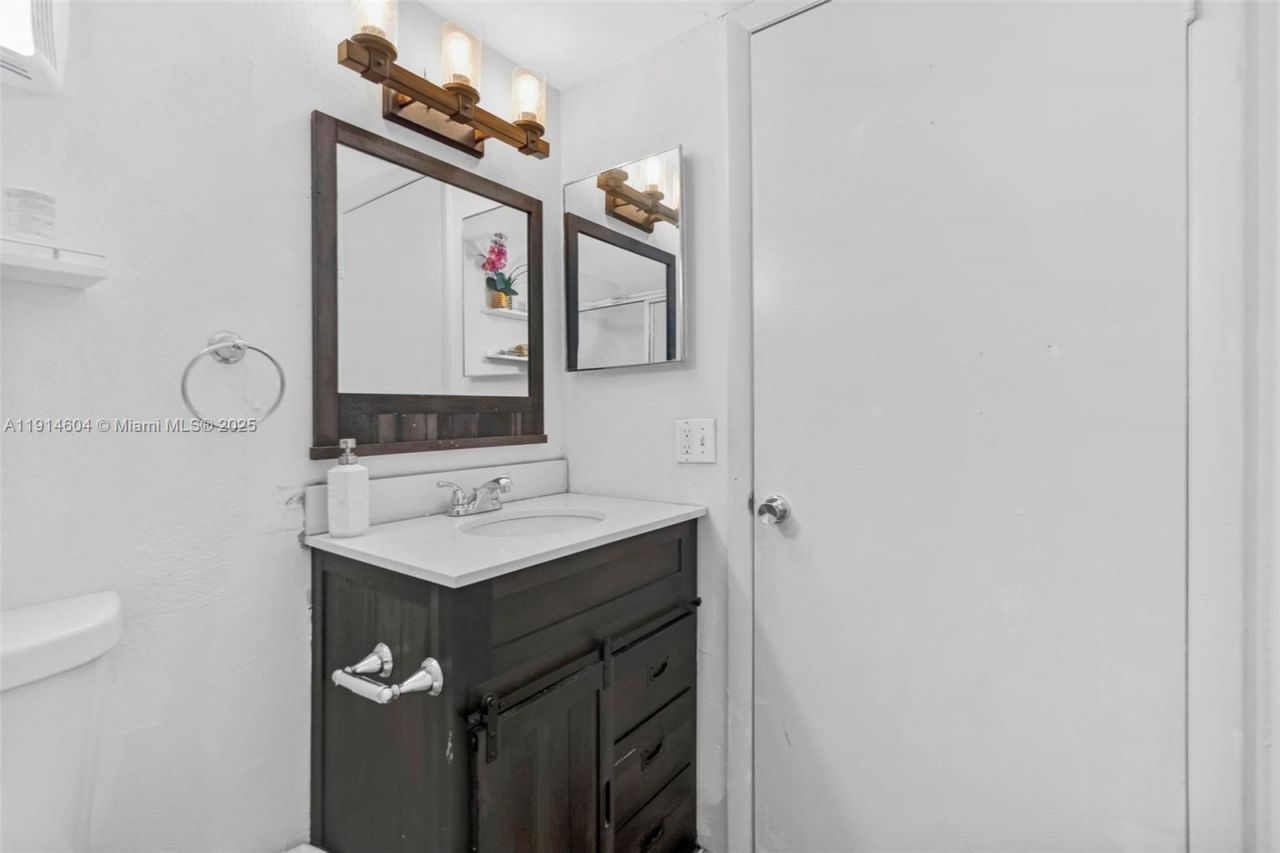 3141 NW 47th Ter, Unit 118, Lauderdale Lakes, FL 33319 Photo