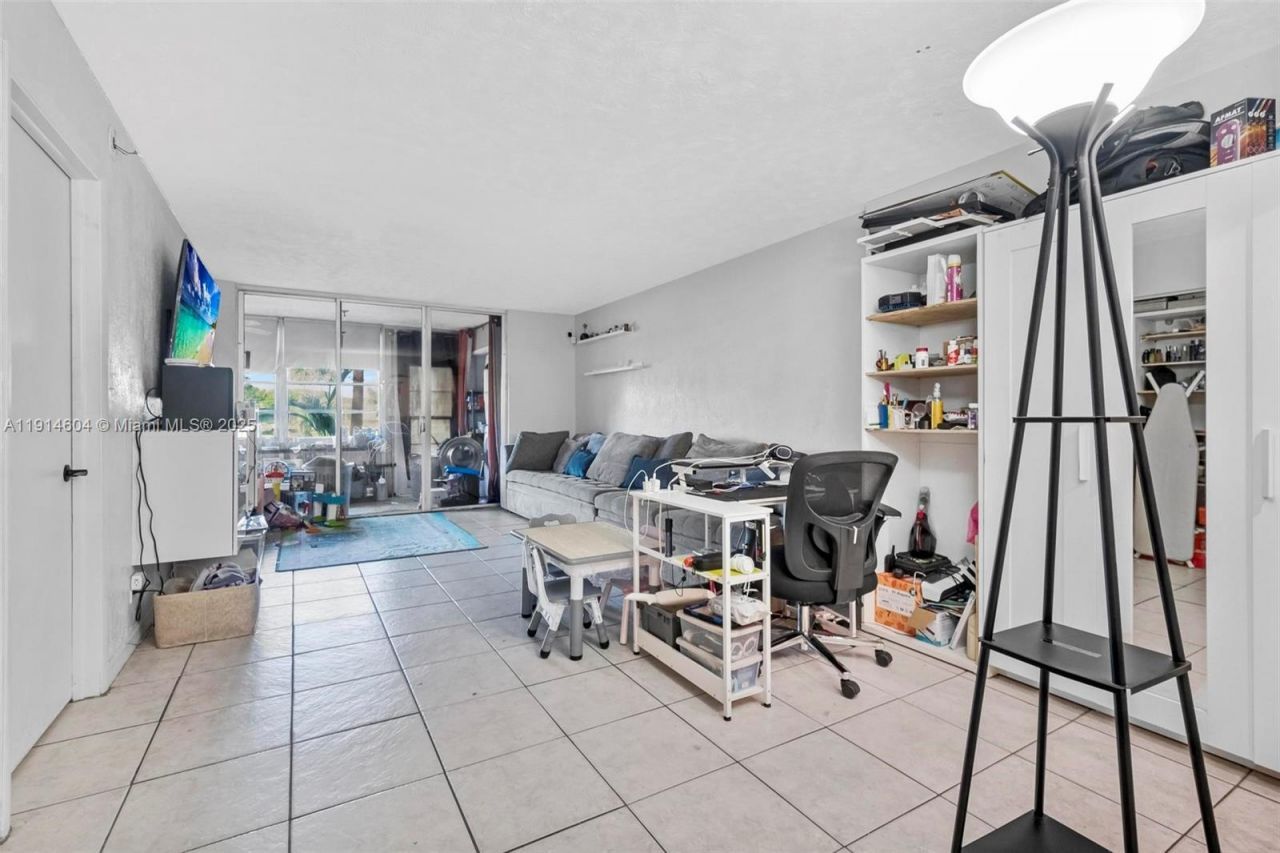 3141 NW 47th Ter, Unit 118, Lauderdale Lakes, FL 33319 Photo