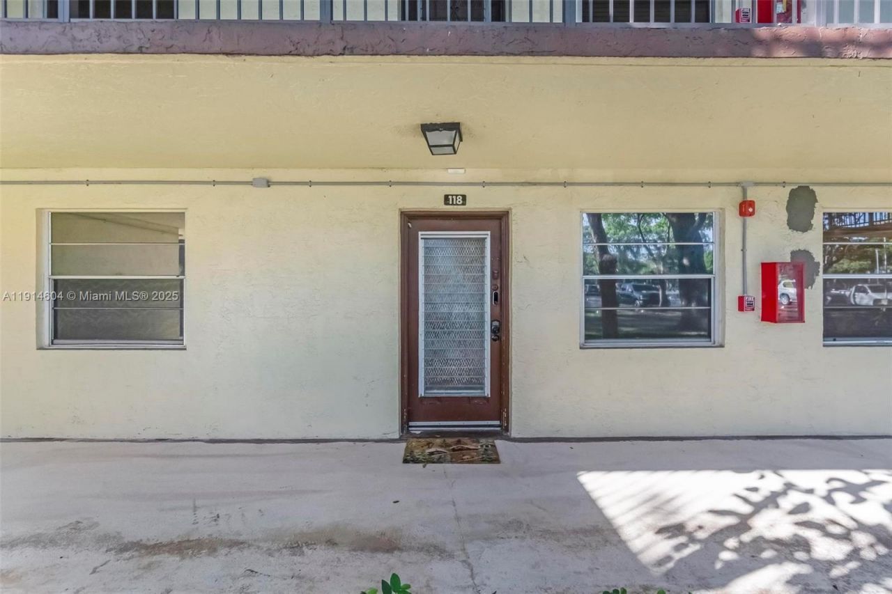 3141 NW 47th Ter, Unit 118, Lauderdale Lakes, FL 33319 Photo
