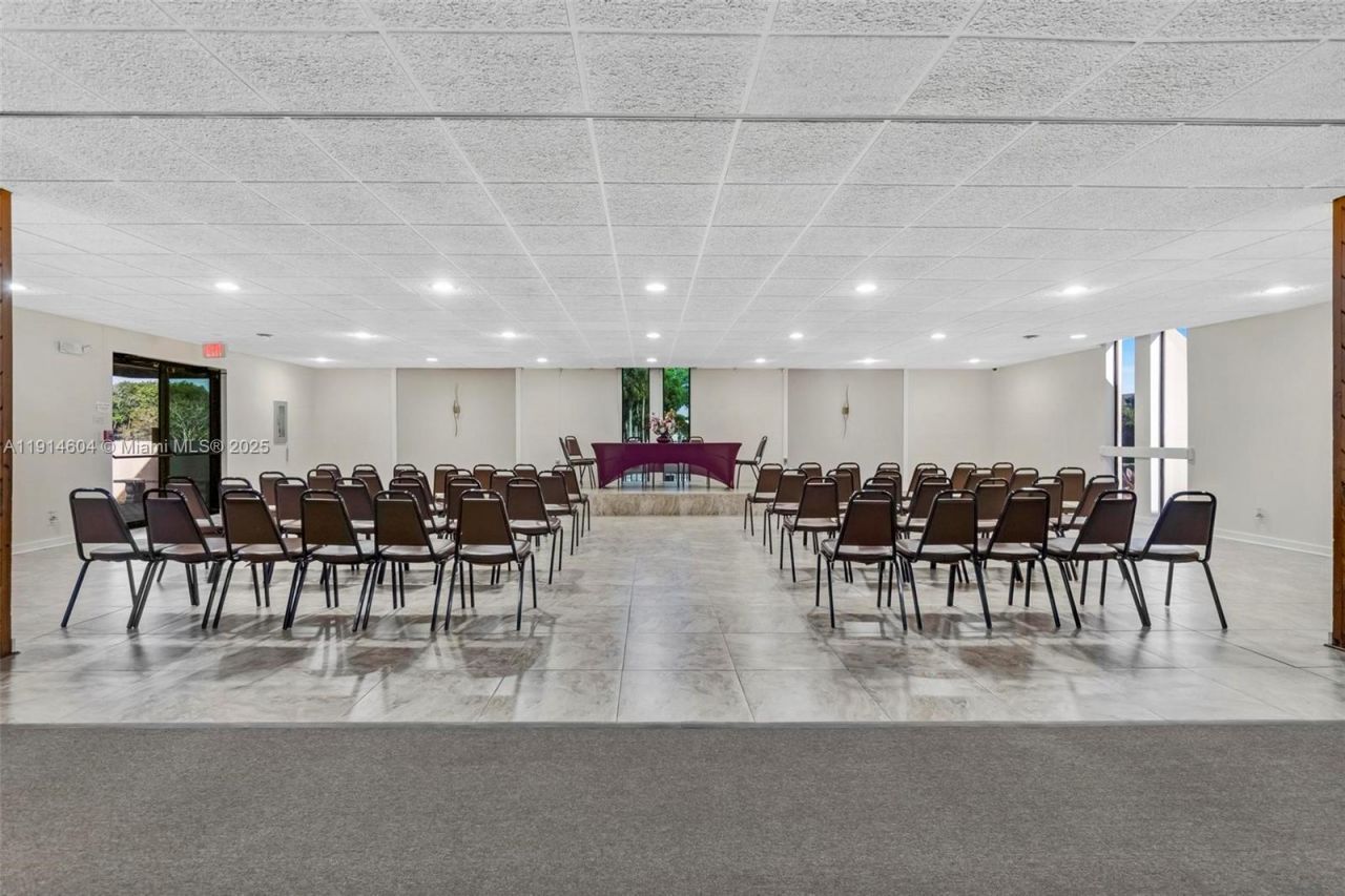 3141 NW 47th Ter, Unit 118, Lauderdale Lakes, FL 33319 Photo