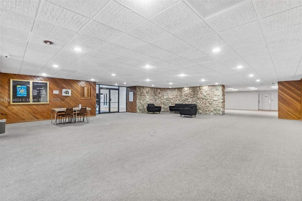 3141 NW 47th Ter, Unit 118, Lauderdale Lakes, FL 33319 Photo