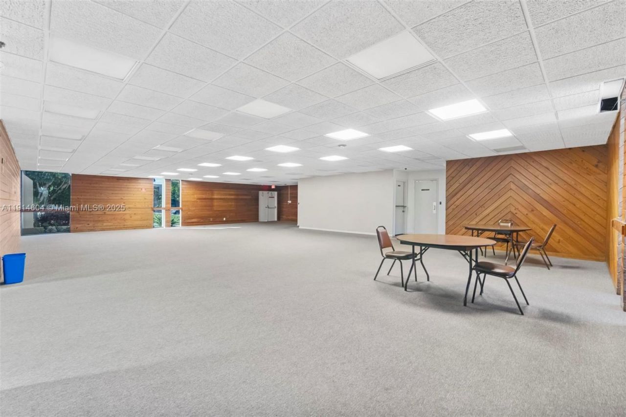 3141 NW 47th Ter, Unit 118, Lauderdale Lakes, FL 33319 Photo