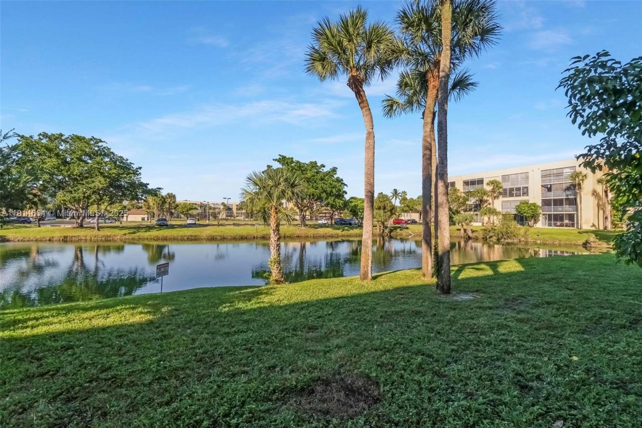 3141 NW 47th Ter, Unit 118, Lauderdale Lakes, FL 33319 Photo