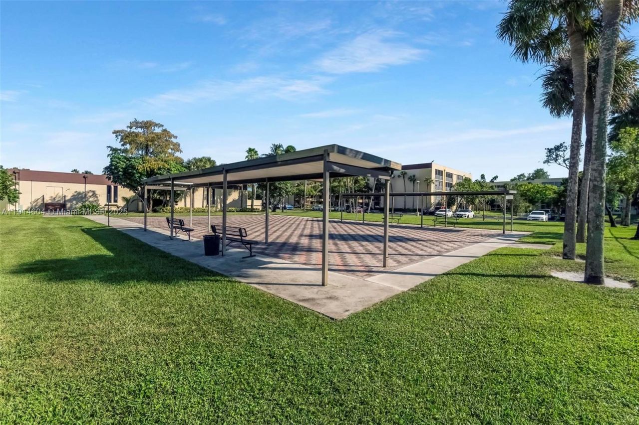 3141 NW 47th Ter, Unit 118, Lauderdale Lakes, FL 33319 Photo