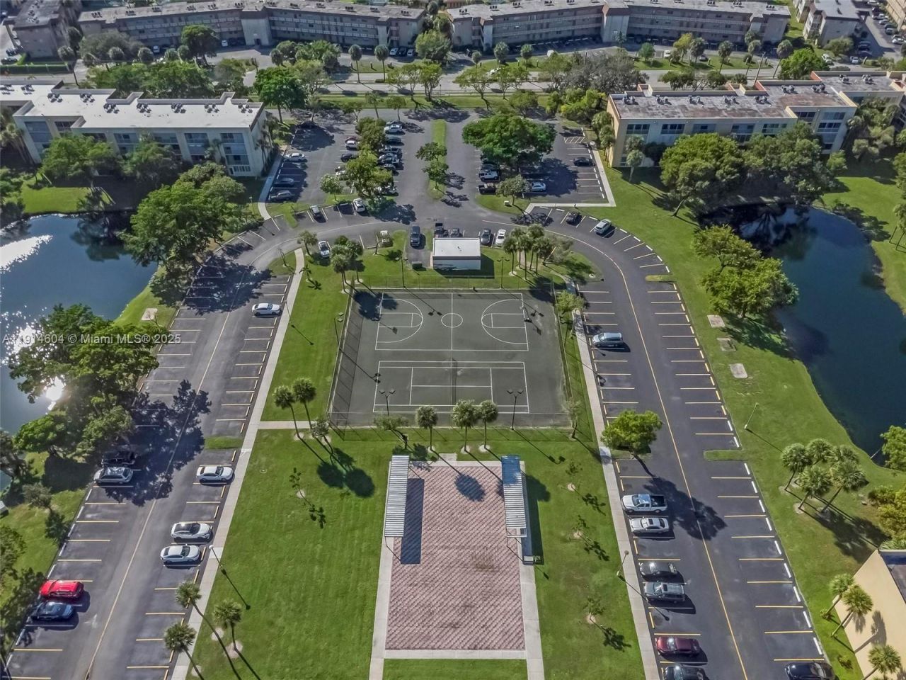 3141 NW 47th Ter, Unit 118, Lauderdale Lakes, FL 33319 Photo