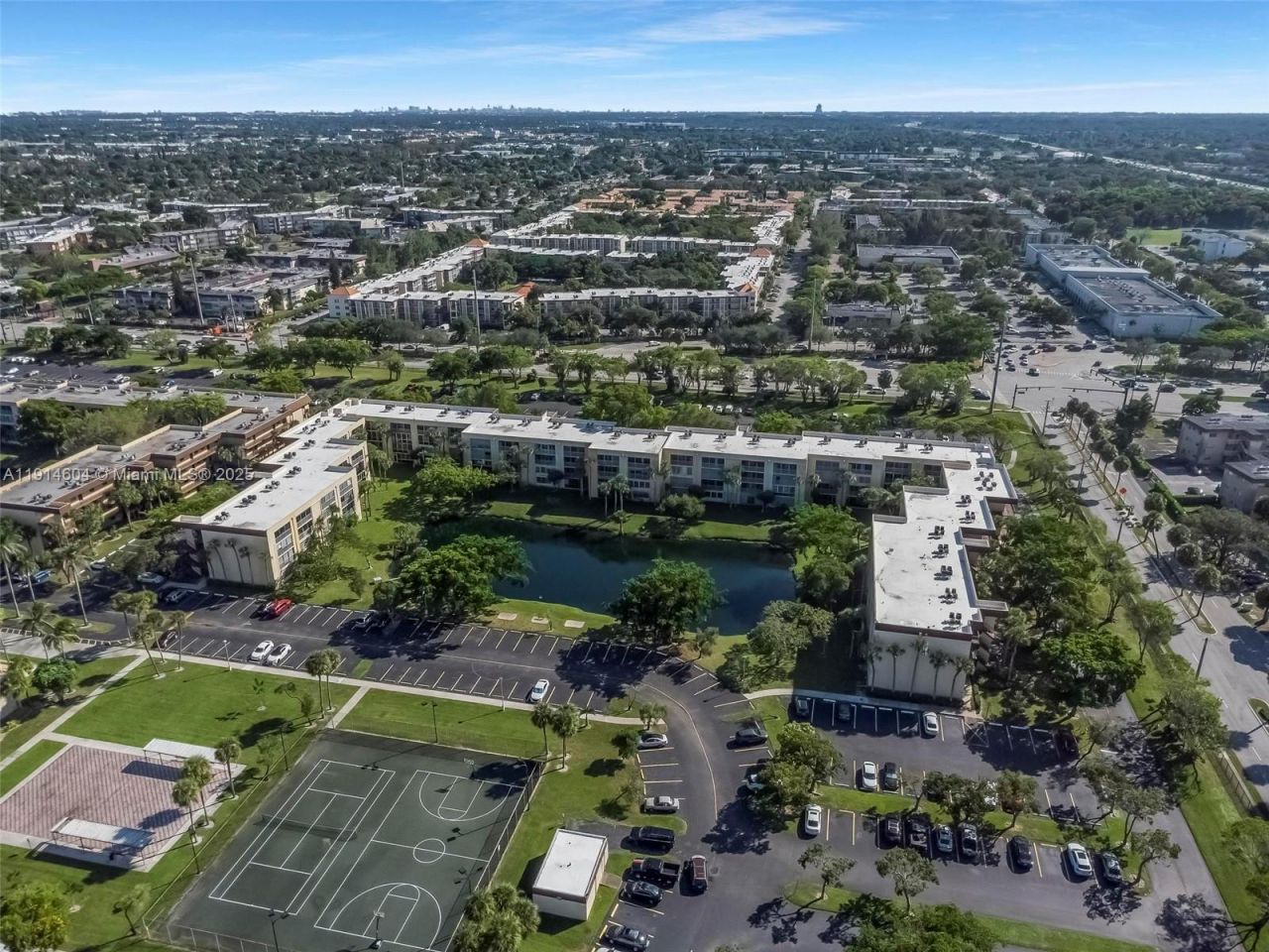 3141 NW 47th Ter, Unit 118, Lauderdale Lakes, FL 33319 Photo