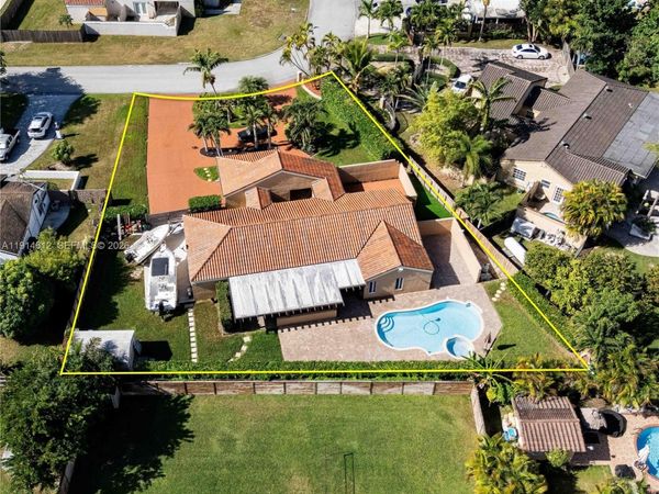 15235 SW 152nd Ct, Miami, FL 33187