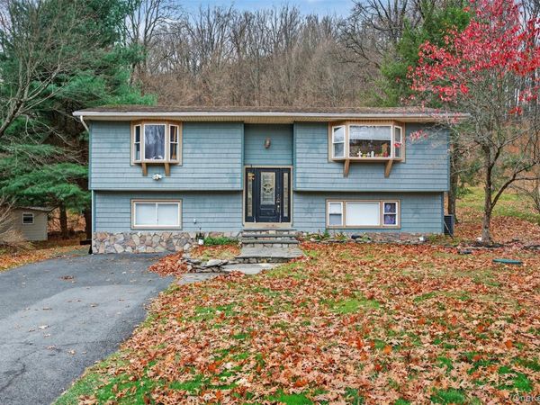 39 Peddler Hill Road, Blooming Grove, NY 10950