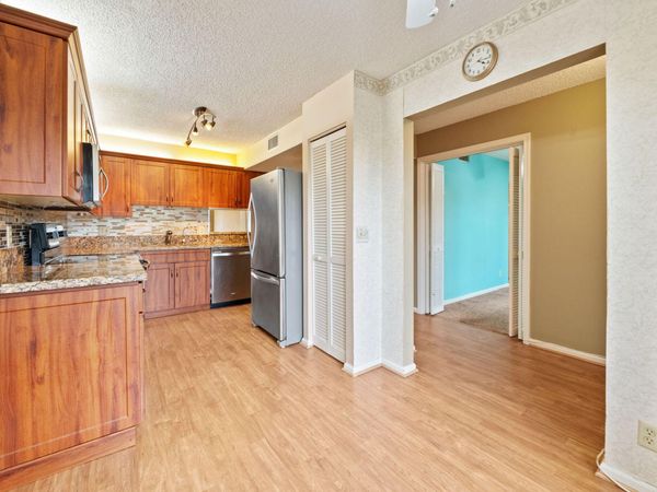 10092 Cedar Point Boulevard, Unit 205, Boynton Beach, FL 33437