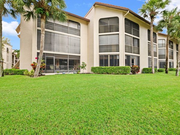 10092 Cedar Point Boulevard, Unit 205, Boynton Beach, FL 33437
