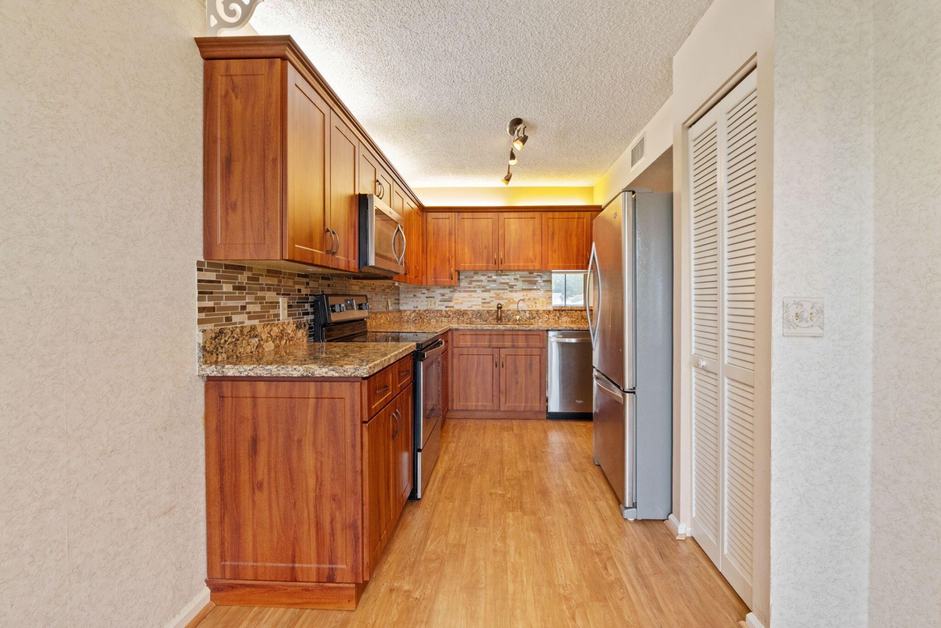 10092 Cedar Point Boulevard, Unit 205, Boynton Beach, FL 33437 Photo