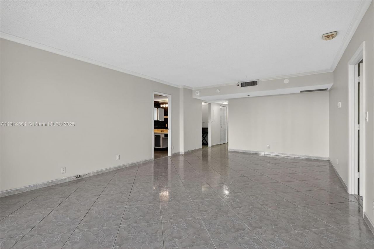 20355 NE 34th Ct, Unit 321, Aventura, FL 33180 Photo