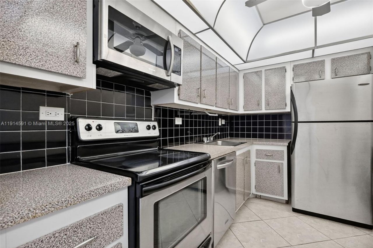 20355 NE 34th Ct, Unit 321, Aventura, FL 33180 Photo
