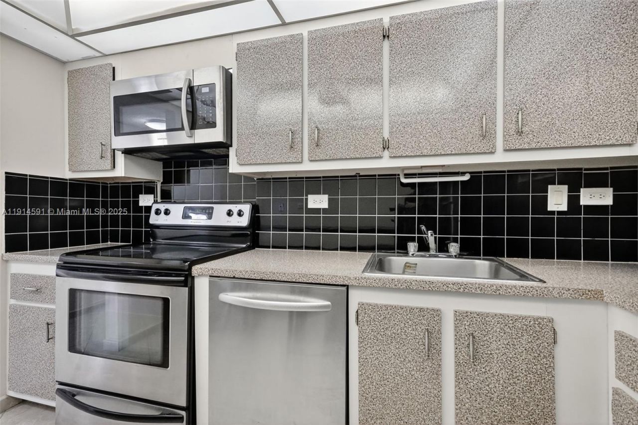 20355 NE 34th Ct, Unit 321, Aventura, FL 33180 Photo