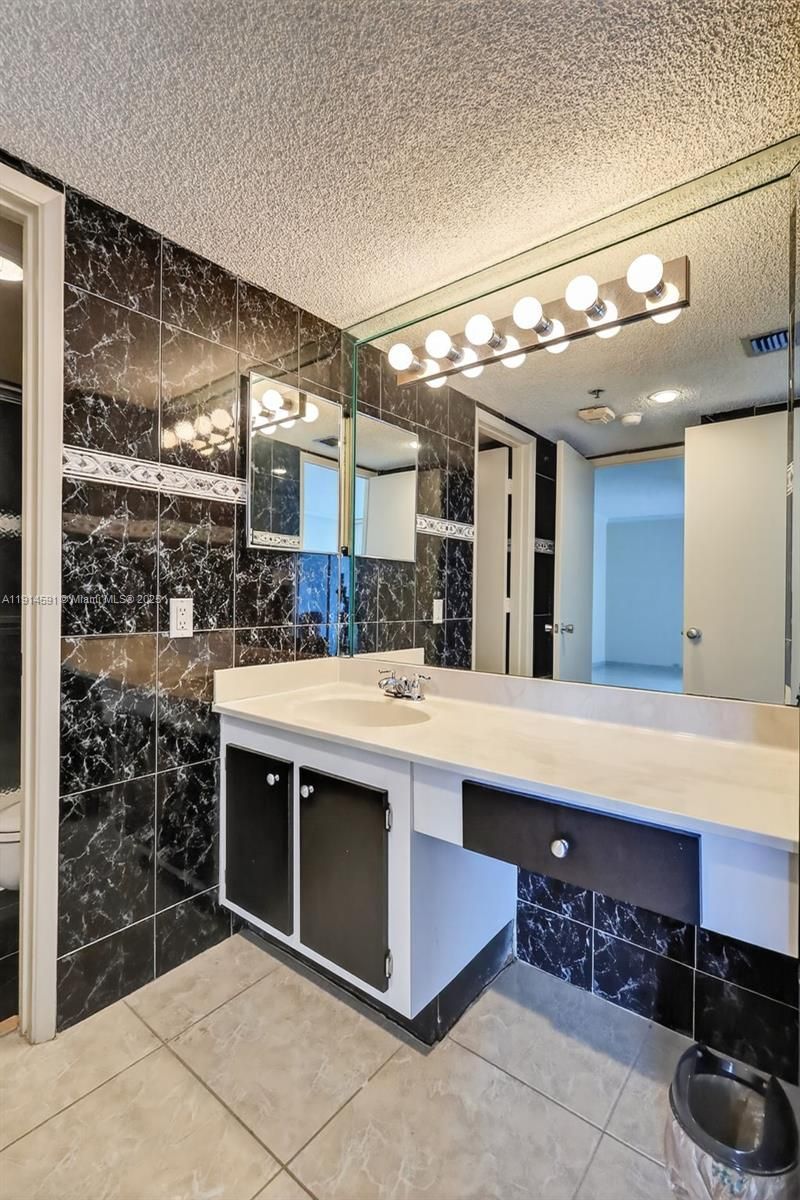 20355 NE 34th Ct, Unit 321, Aventura, FL 33180 Photo