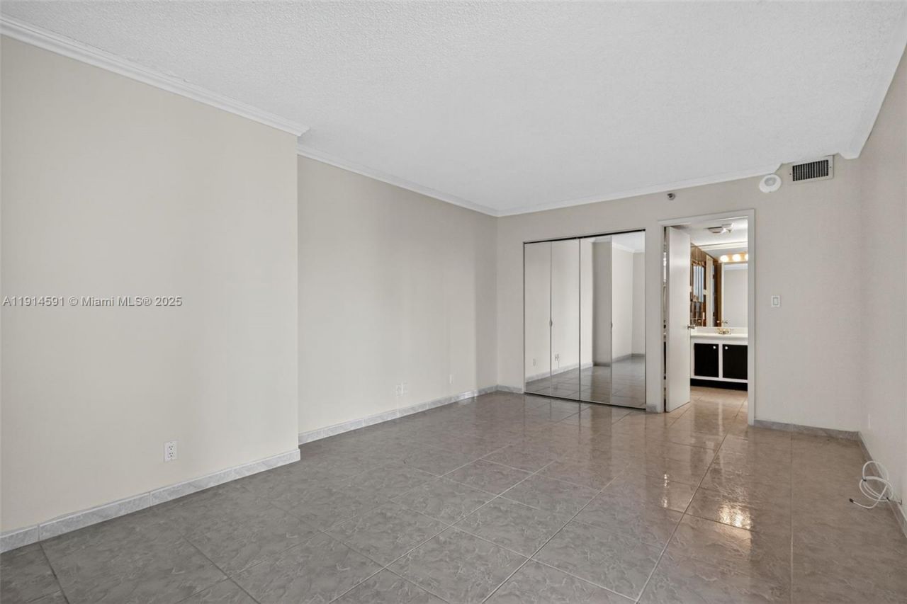 20355 NE 34th Ct, Unit 321, Aventura, FL 33180 Photo