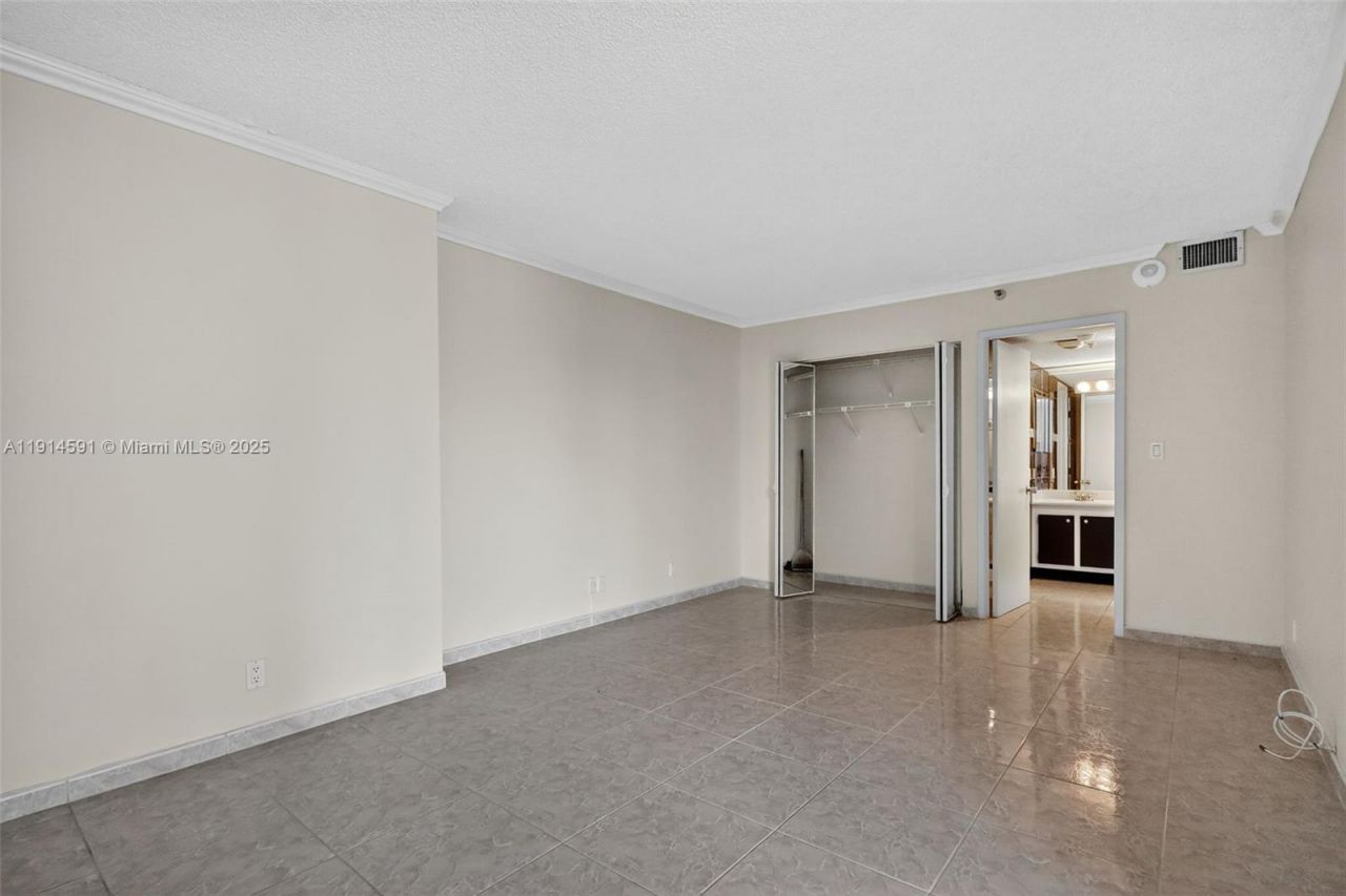 20355 NE 34th Ct, Unit 321, Aventura, FL 33180 Photo