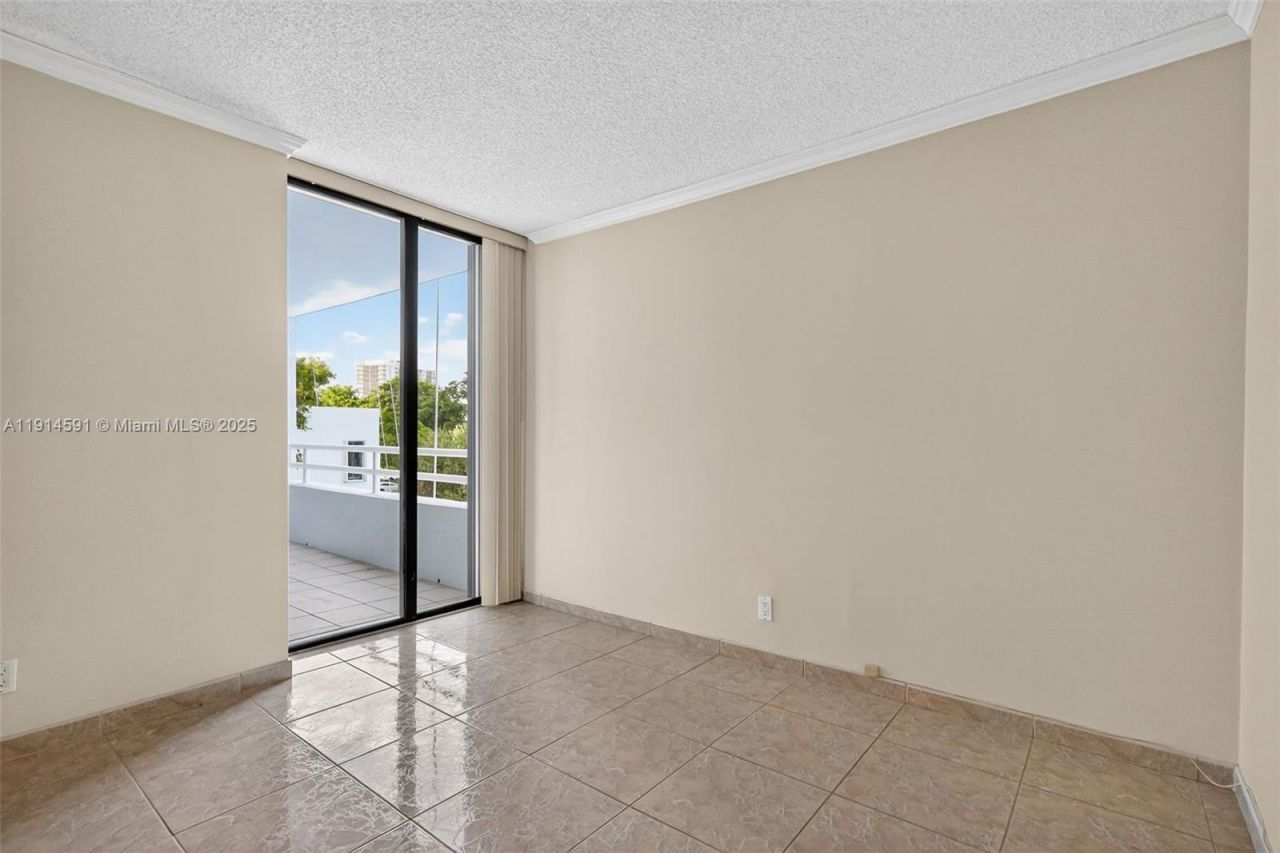 20355 NE 34th Ct, Unit 321, Aventura, FL 33180 Photo