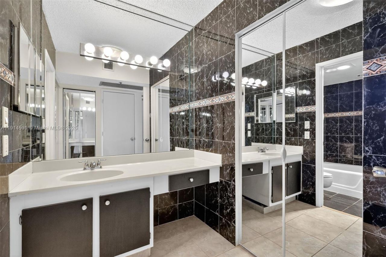 20355 NE 34th Ct, Unit 321, Aventura, FL 33180 Photo