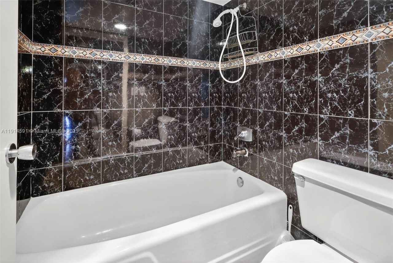 20355 NE 34th Ct, Unit 321, Aventura, FL 33180 Photo