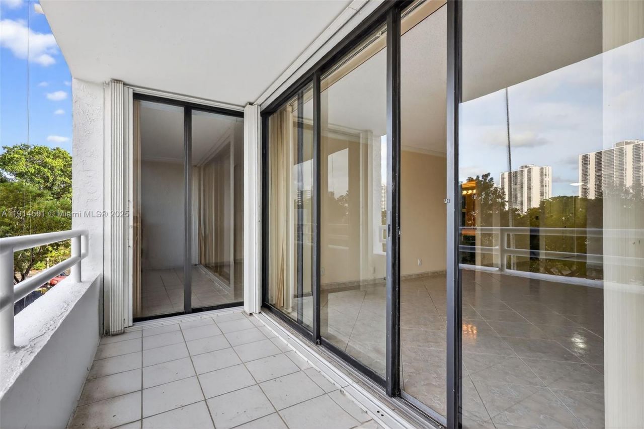 20355 NE 34th Ct, Unit 321, Aventura, FL 33180 Photo