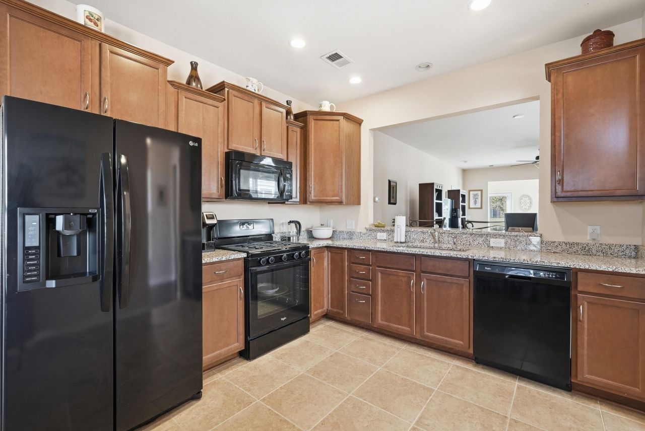 111 Harbor Point Court Photo 10