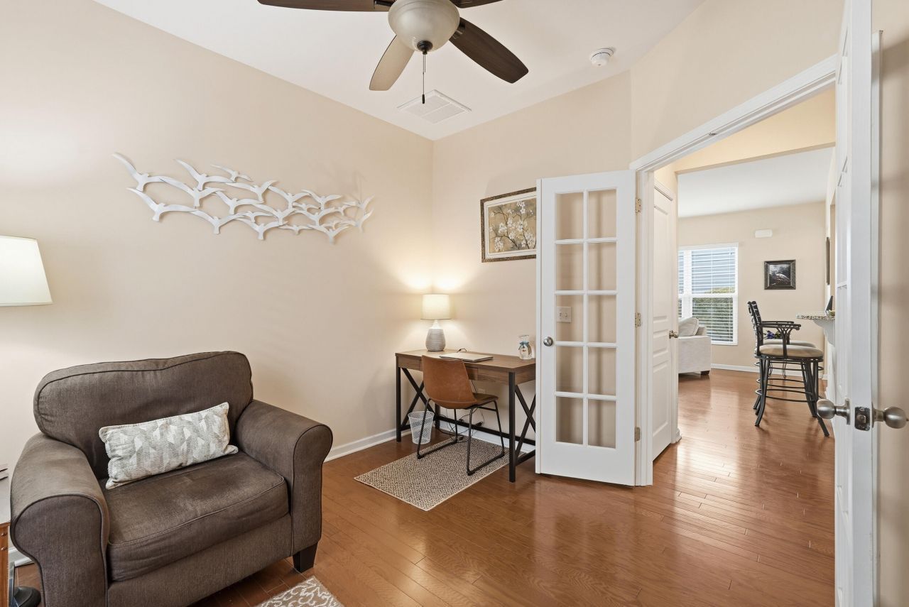 111 Harbor Point Court Photo 13