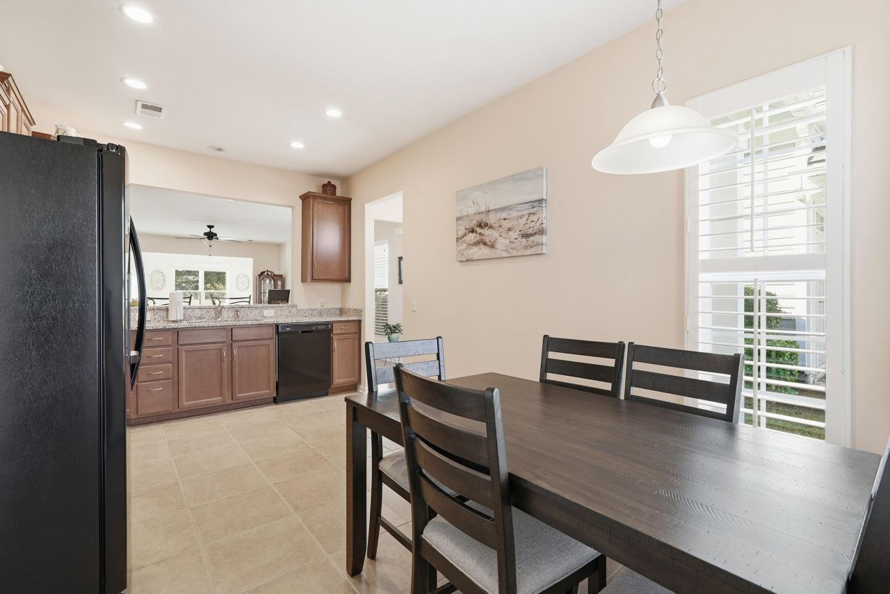 111 Harbor Point Court Photo 8