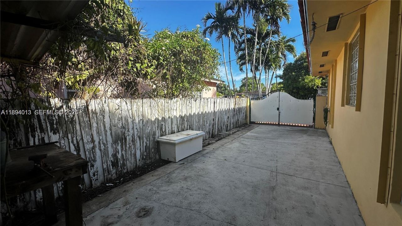1386 NE 110th Ter, West Miami, FL 33161 Photo