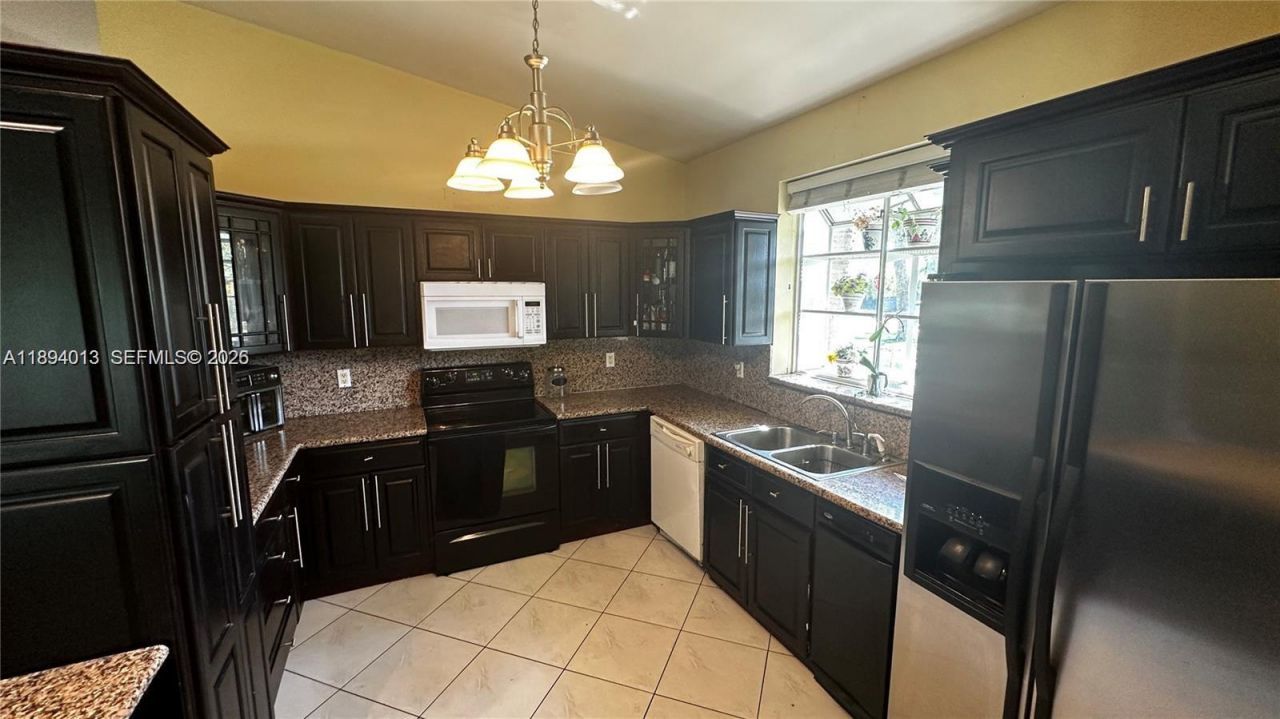 1386 NE 110th Ter, West Miami, FL 33161 Photo