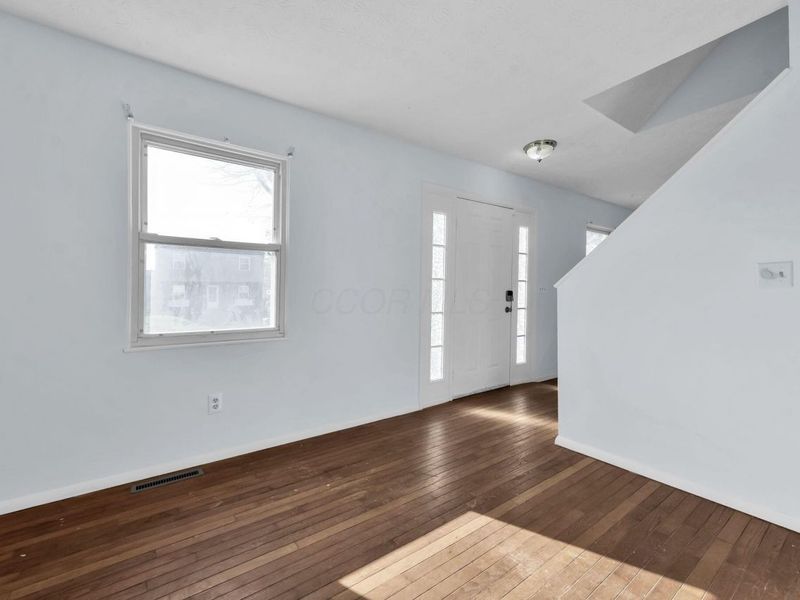 3246 Latonia Road, Columbus, OH 43232 Photo 10