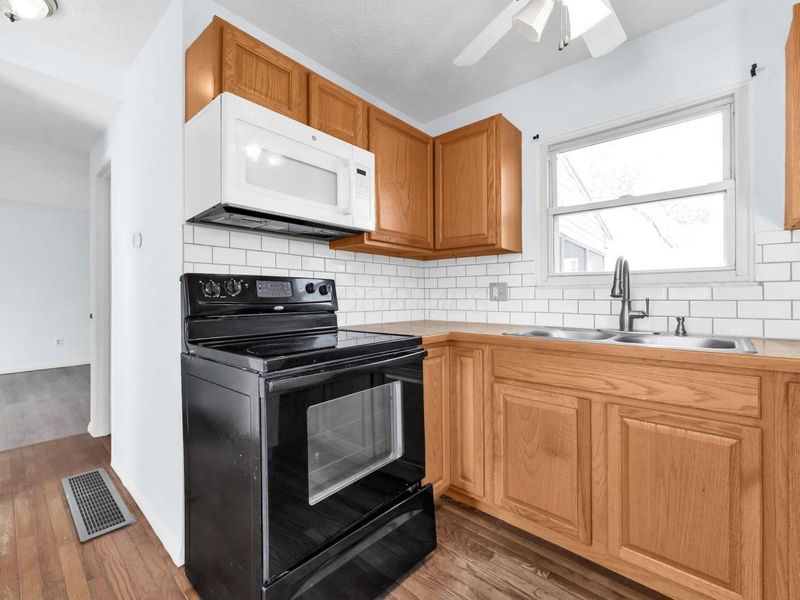 3246 Latonia Road, Columbus, OH 43232 Photo 11