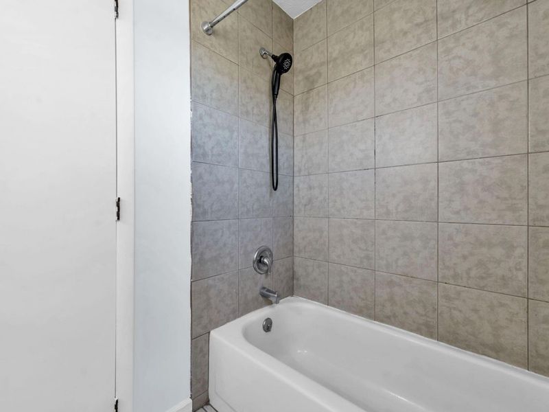 3246 Latonia Road, Columbus, OH 43232 Photo 20