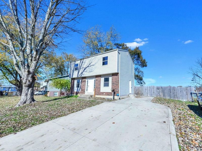 3246 Latonia Road, Columbus, OH 43232 Photo 4