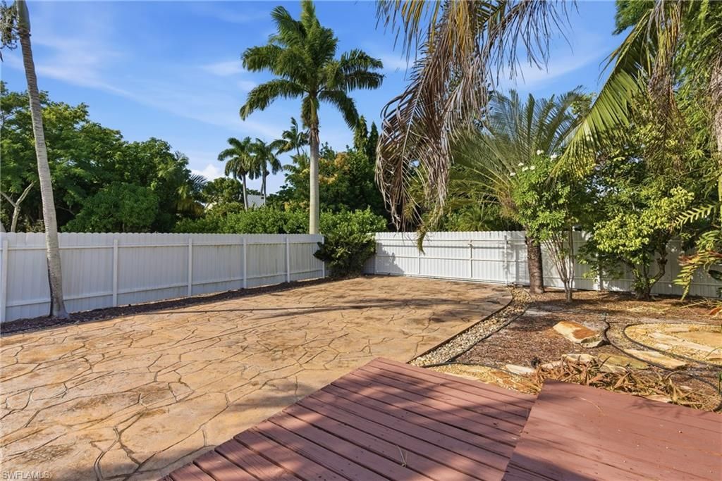 1235 Rordon Ave, Naples, FL 34103 Photo