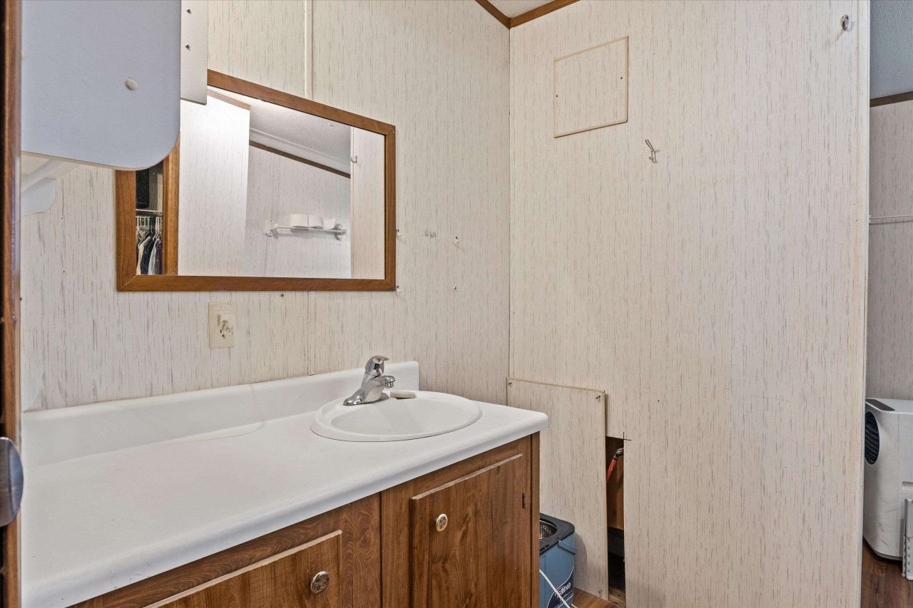 644 Treeline Road, Grand Ridge, FL 32442 Photo