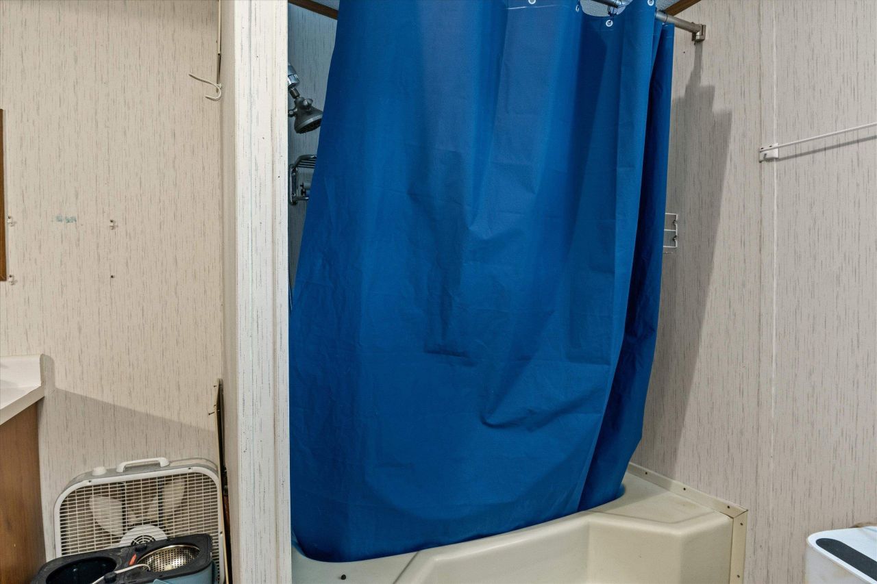 644 Treeline Road, Grand Ridge, FL 32442 Photo