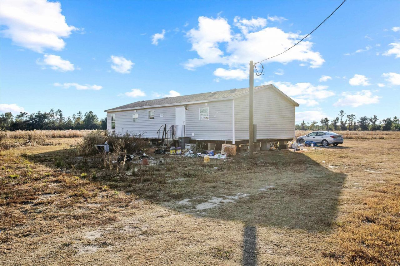 644 Treeline Road, Grand Ridge, FL 32442 Photo