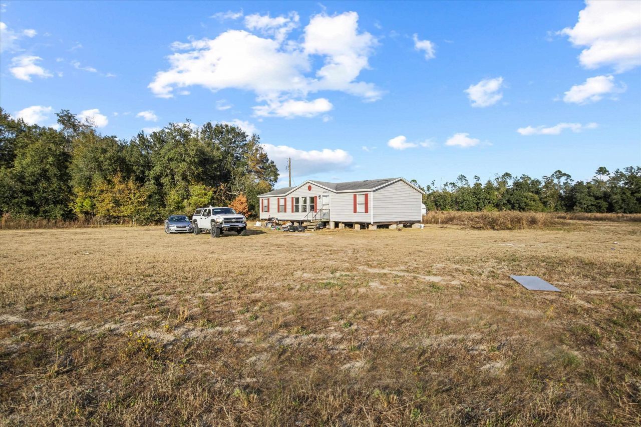 644 Treeline Road, Grand Ridge, FL 32442 Photo