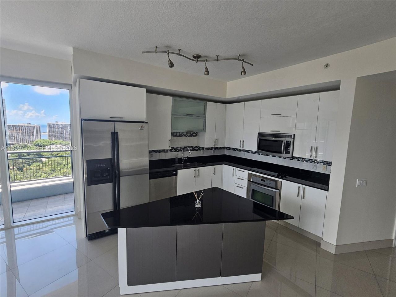 60 SW 13 St, Unit 1900, Miami, FL 33130 Photo