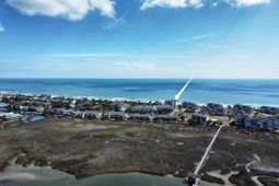 647 Norris Dr. photo 4