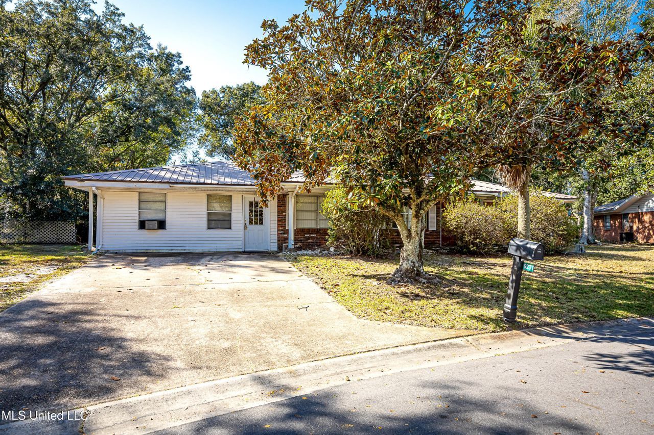 6237 Browning Drive, Ocean Springs, MS 39564 Main Photo