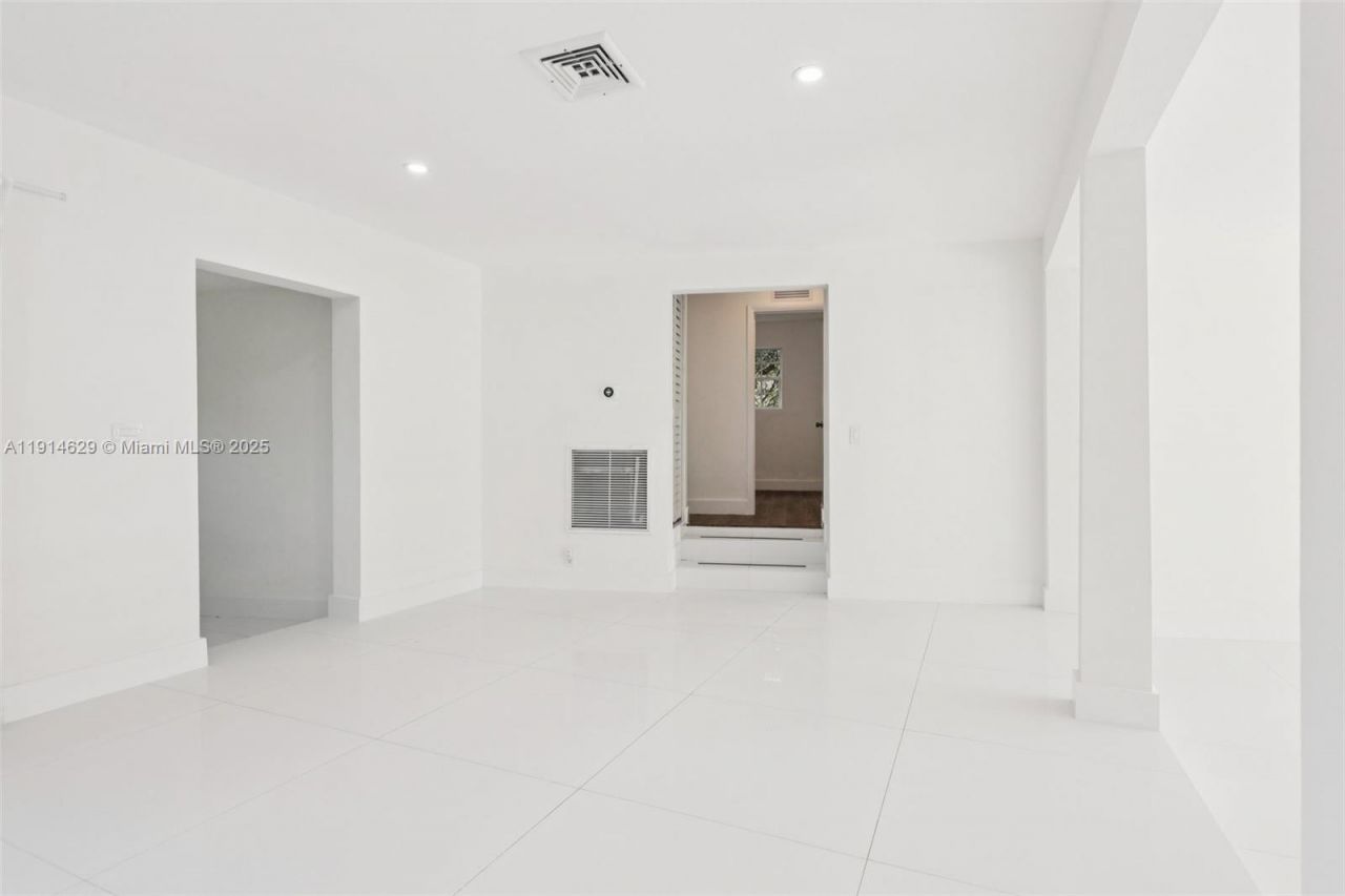 12630 NE Miami Pl, North Miami, FL 33161 Photo