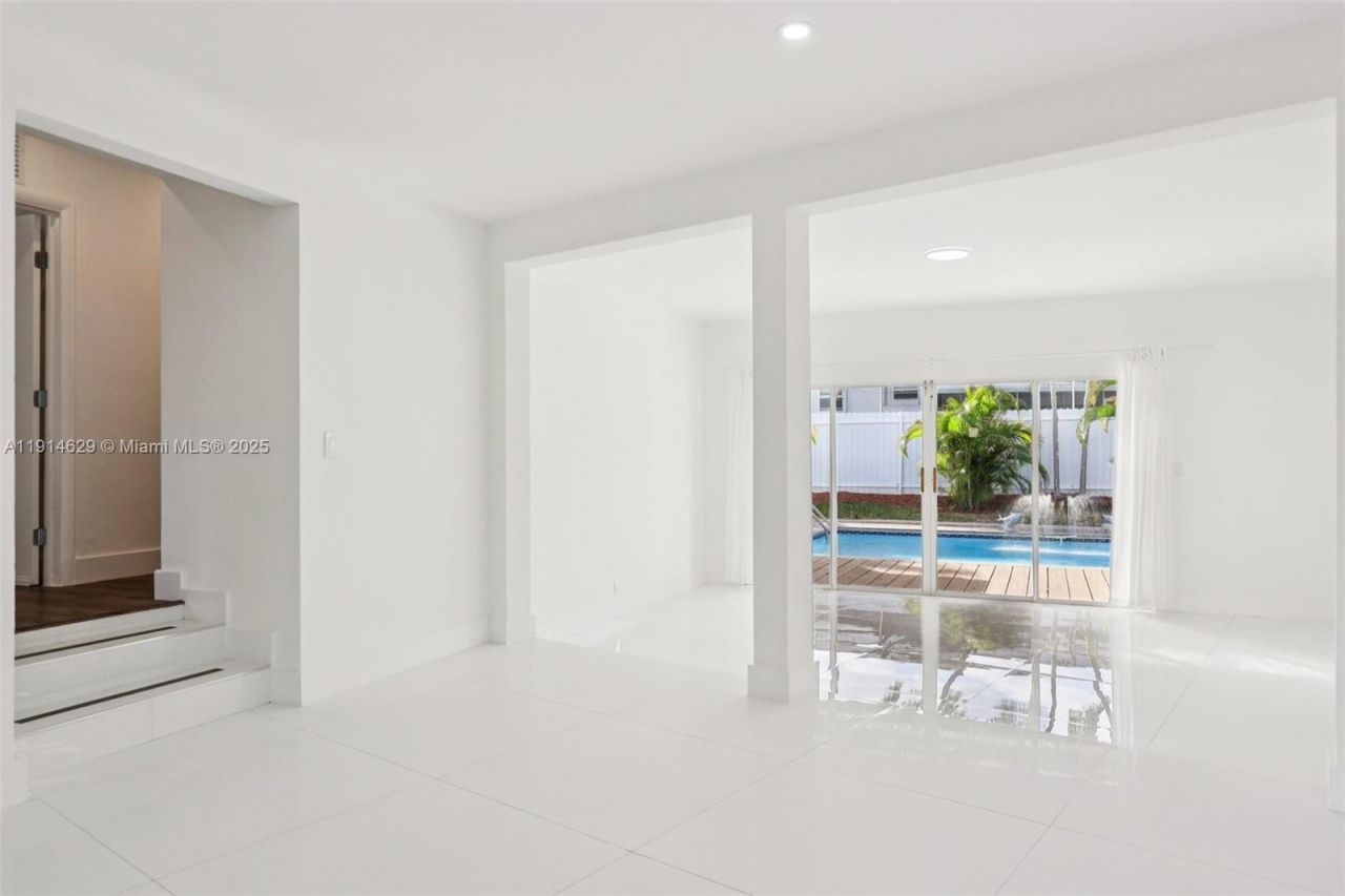 12630 NE Miami Pl, North Miami, FL 33161 Photo