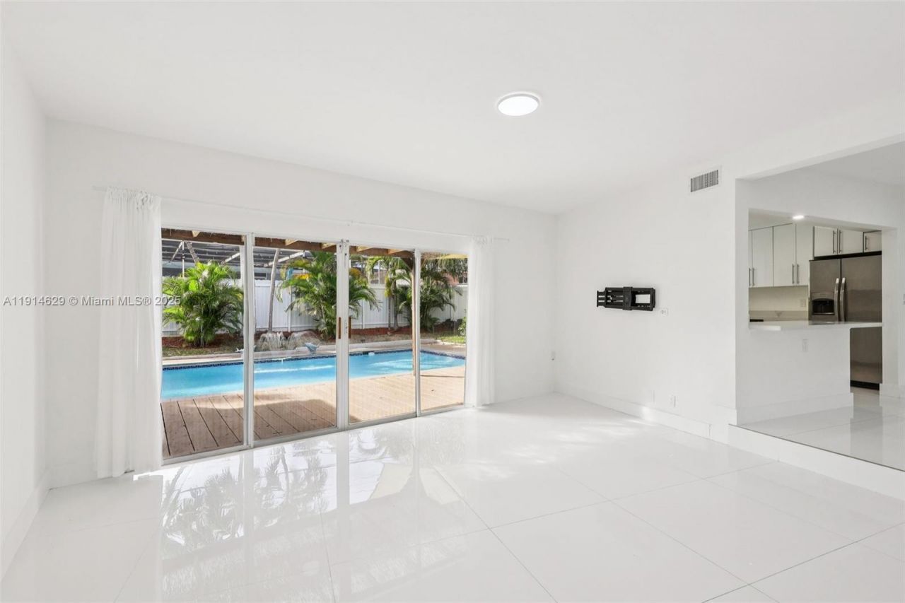 12630 NE Miami Pl, North Miami, FL 33161 Photo