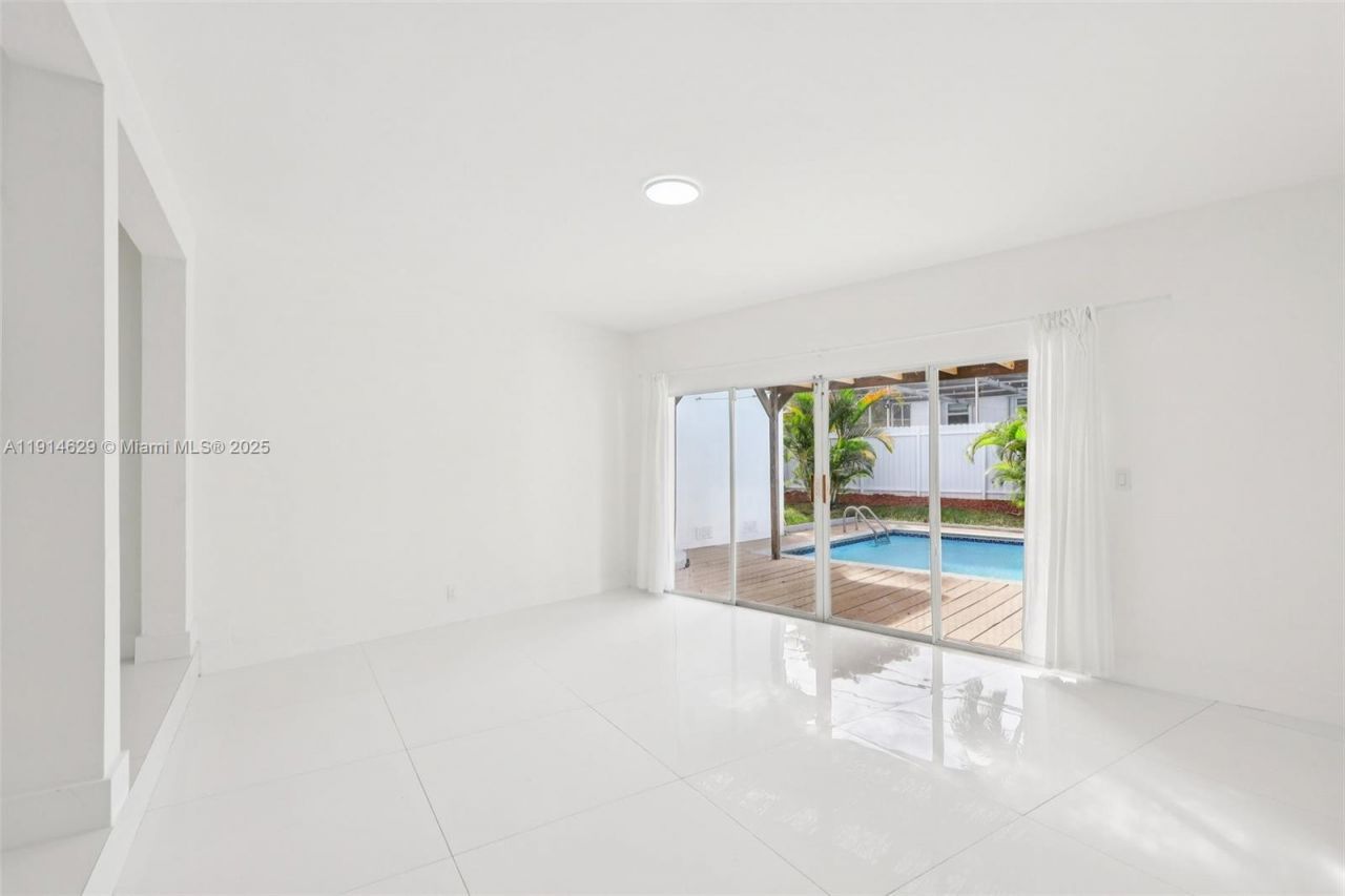 12630 NE Miami Pl, North Miami, FL 33161 Photo