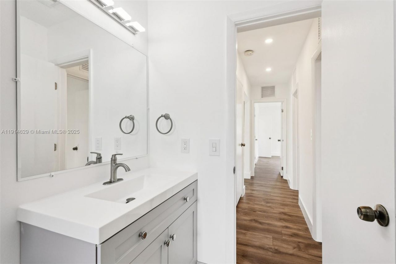 12630 NE Miami Pl, North Miami, FL 33161 Photo