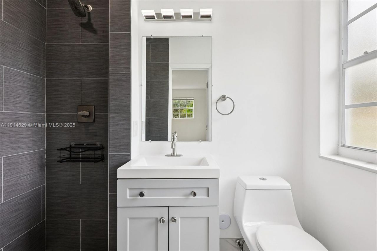 12630 NE Miami Pl, North Miami, FL 33161 Photo